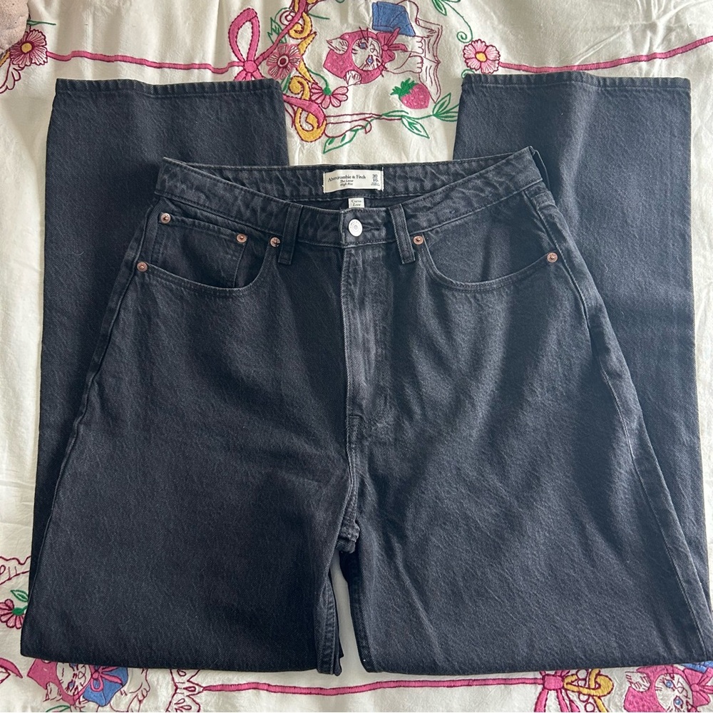 A&F Curve Love The Loose Black Denim Jeans